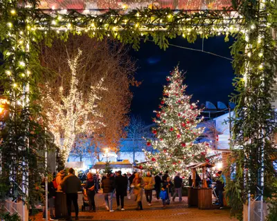 Entrance to the Lake Constance Christmas Market - with welcome transparent - Bodensee-Weihnachtsmarkt- in Friedrichshafen, Bodensee