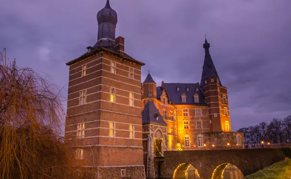 Advent auf Schloss Merode und in Valkenburg 